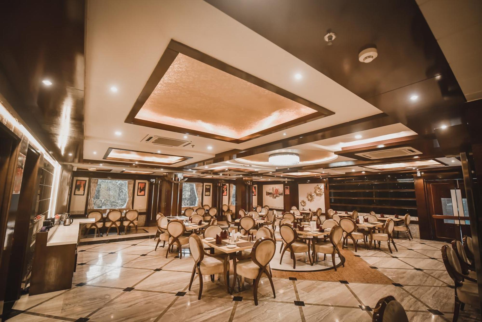 Konark Grand Hotel Mirzapur Exterior photo