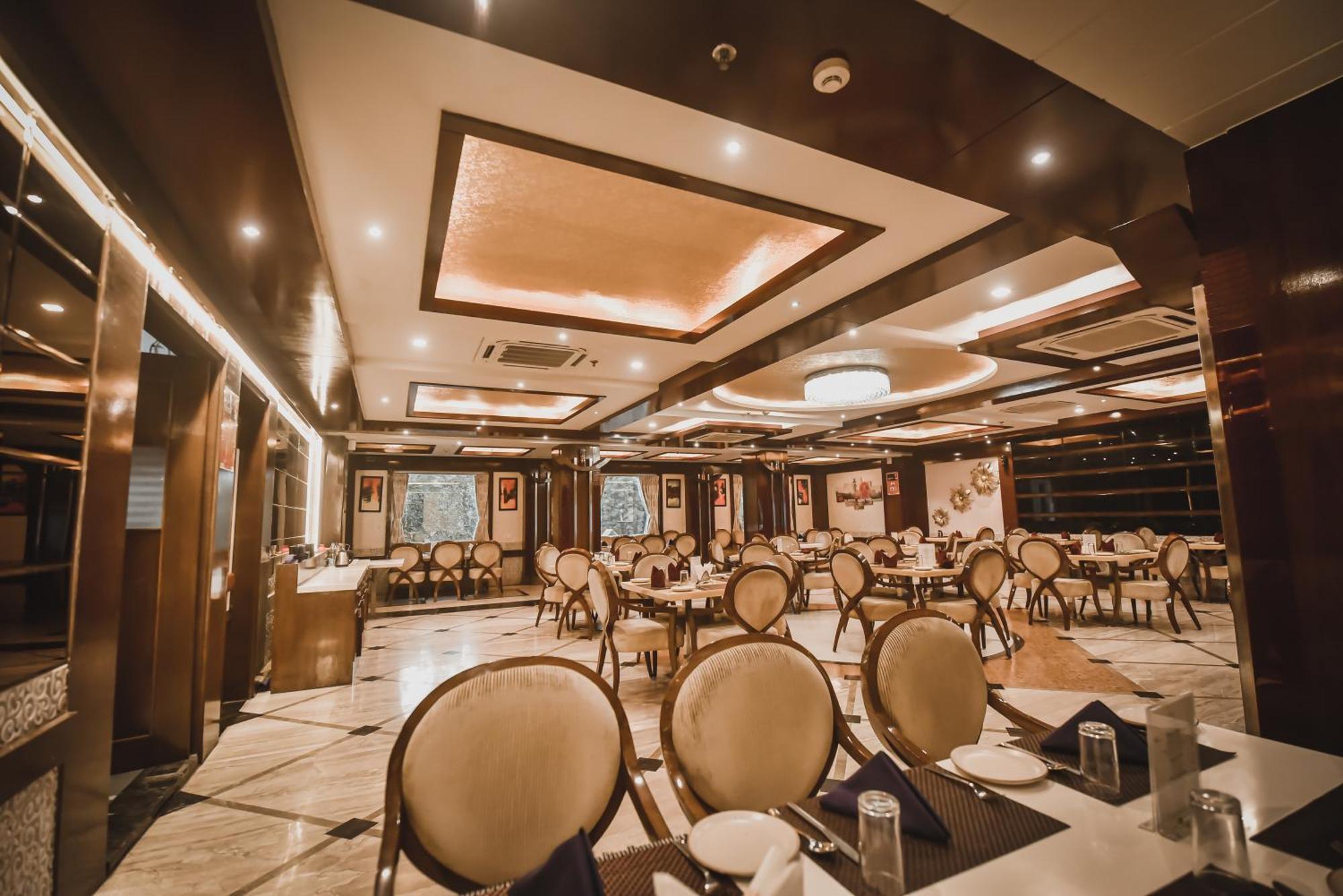 Konark Grand Hotel Mirzapur Exterior photo