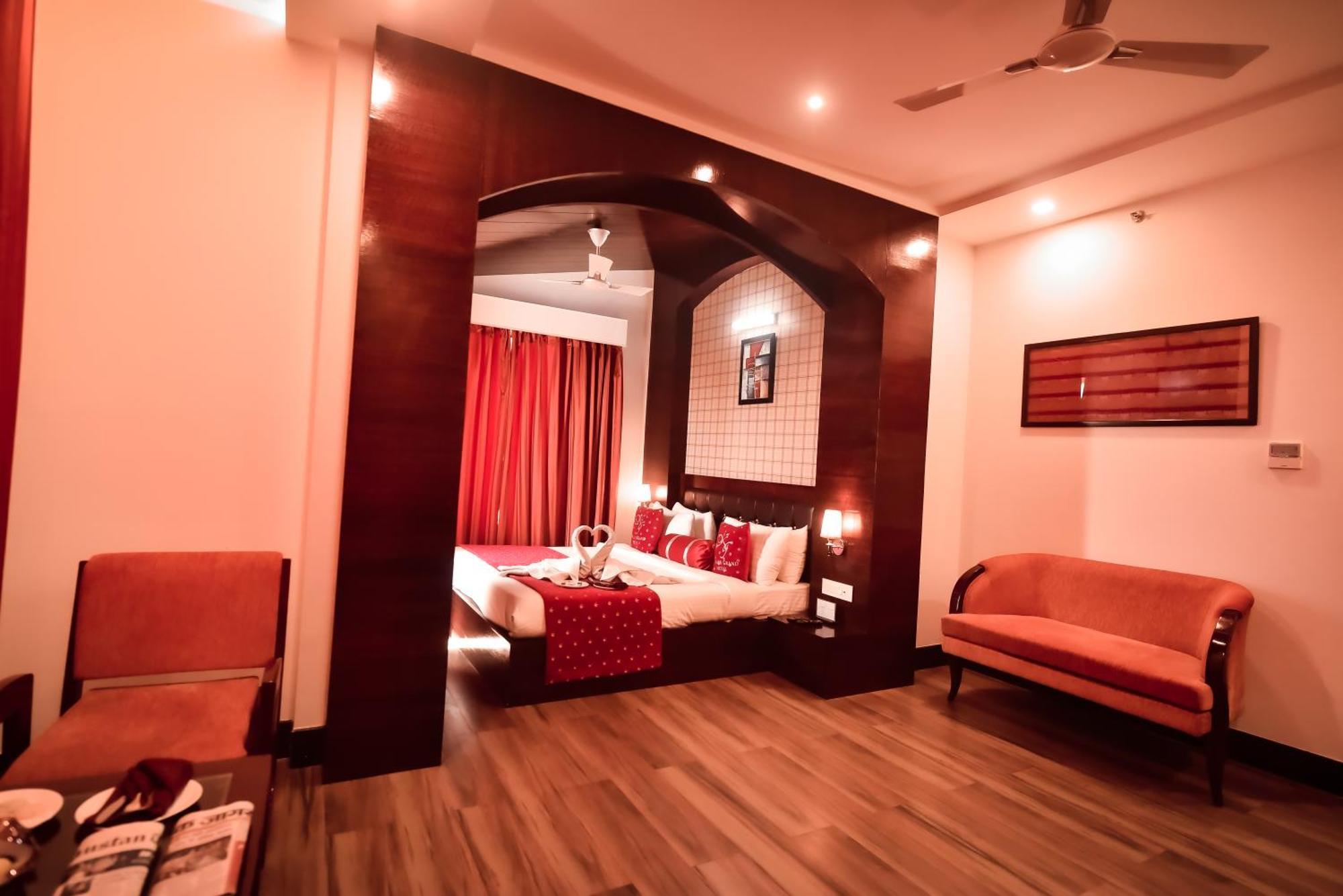 Konark Grand Hotel Mirzapur Exterior photo