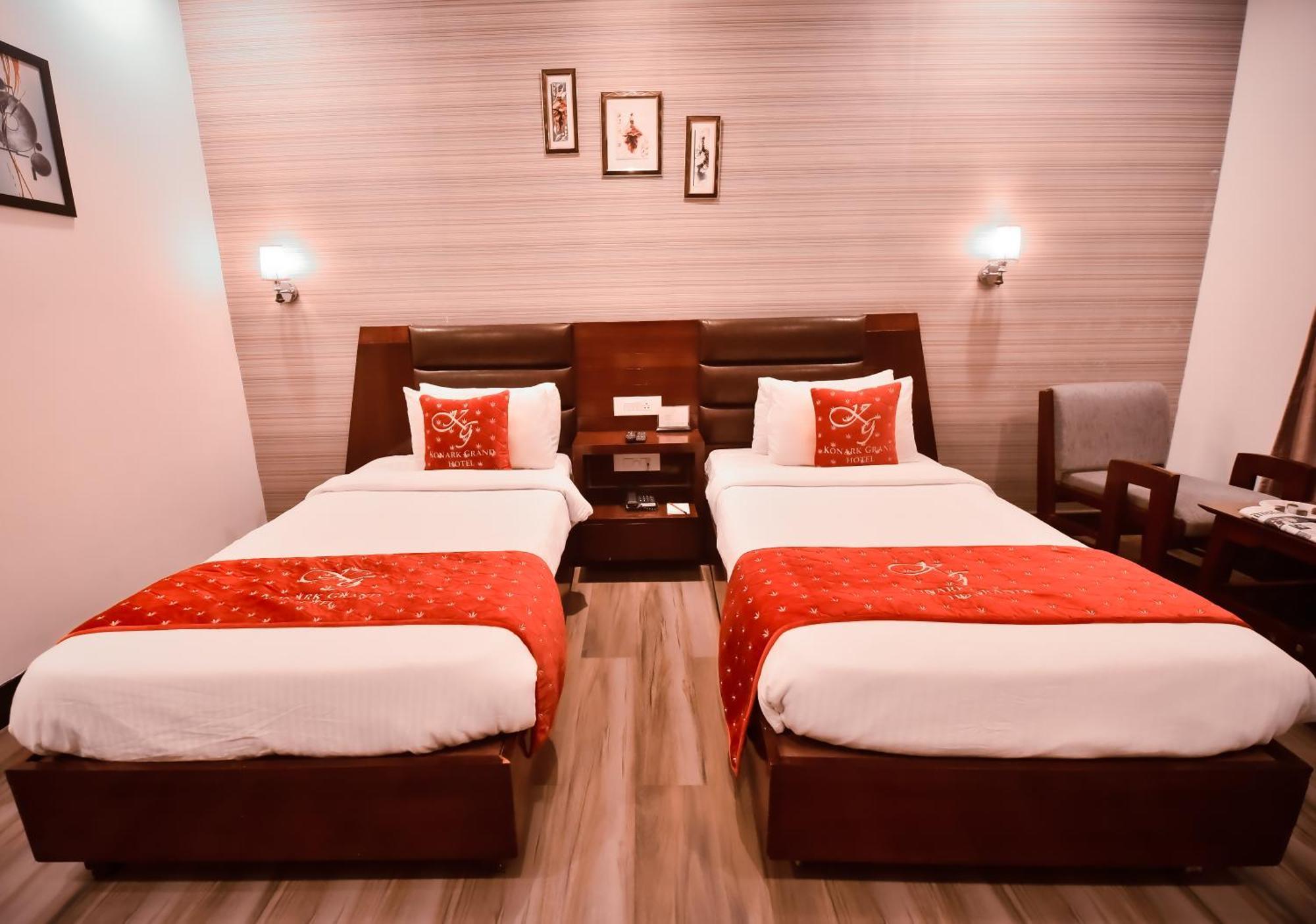 Konark Grand Hotel Mirzapur Exterior photo