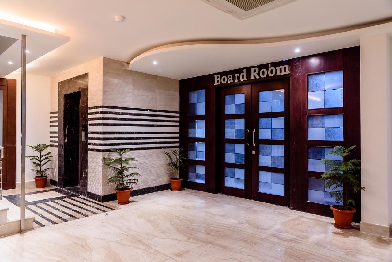 Konark Grand Hotel Mirzapur Exterior photo