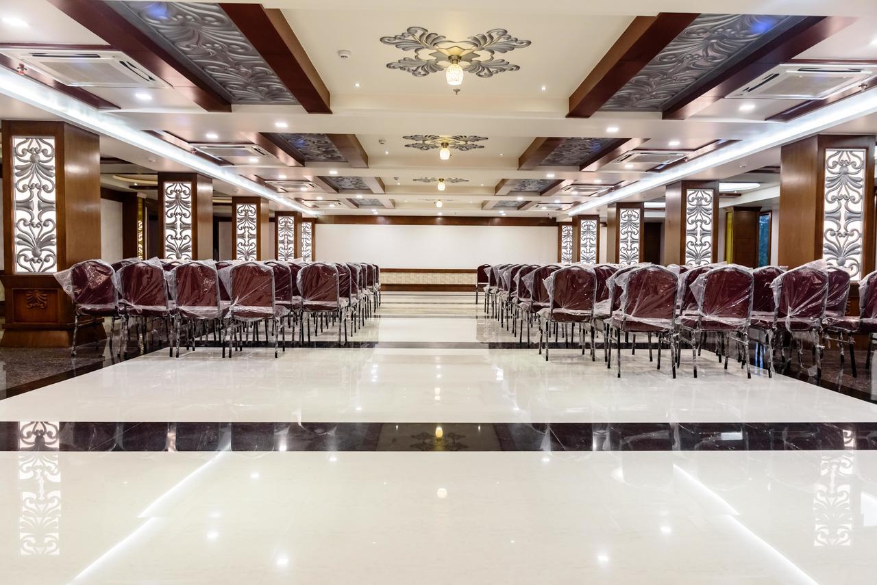 Konark Grand Hotel Mirzapur Exterior photo
