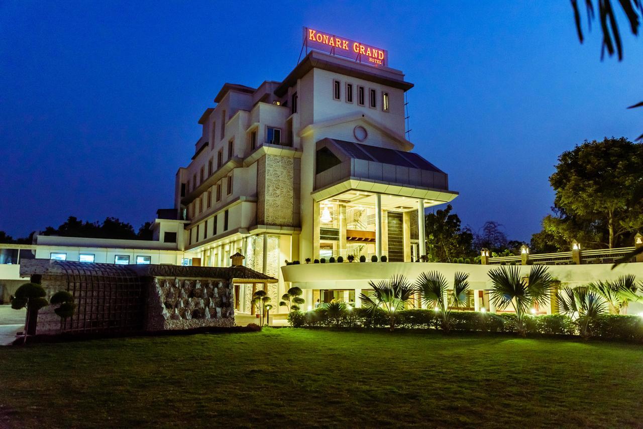 Konark Grand Hotel Mirzapur Exterior photo